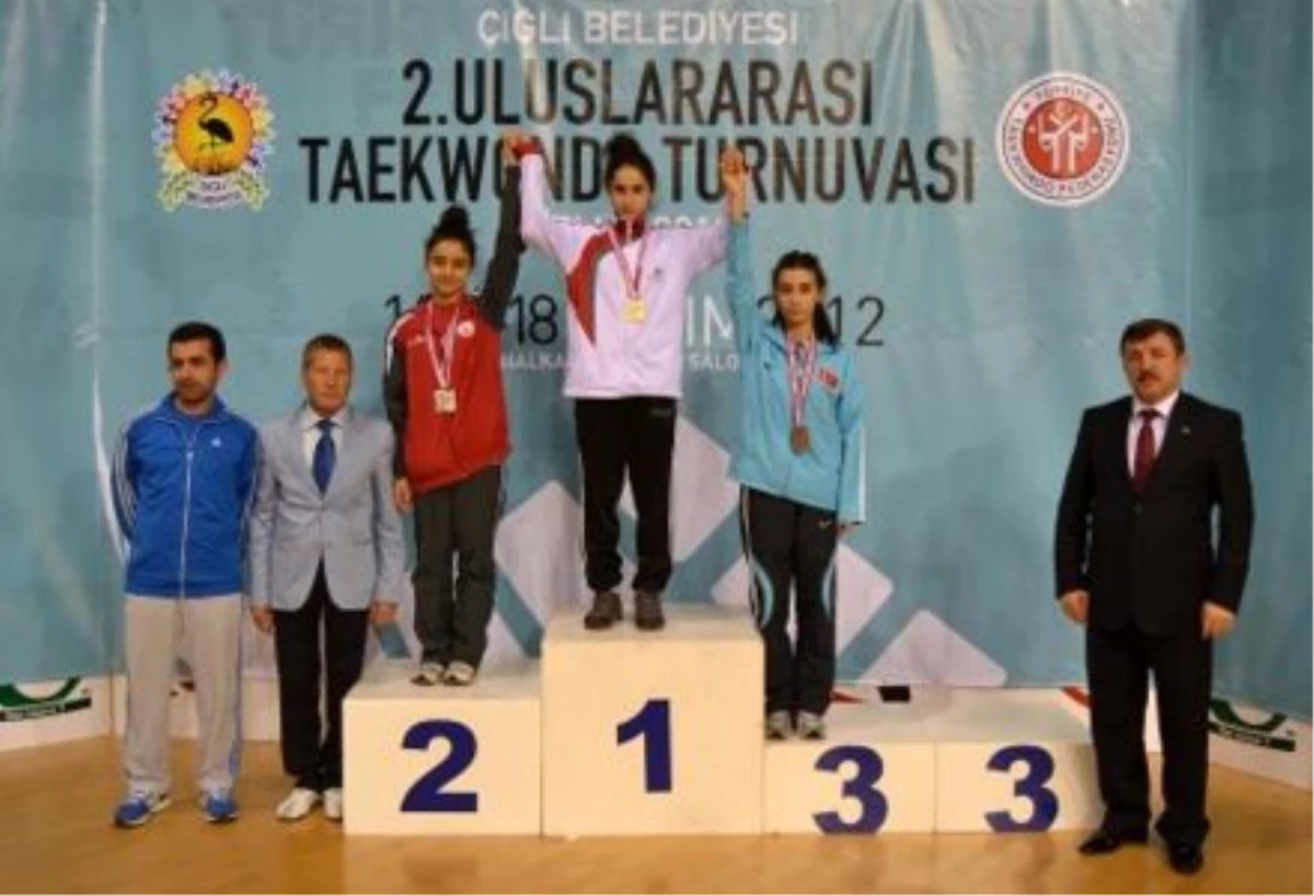 Gürsu Belediyespor, Taekwondo\' da Türkiye 1.\'Ligi Kazandı