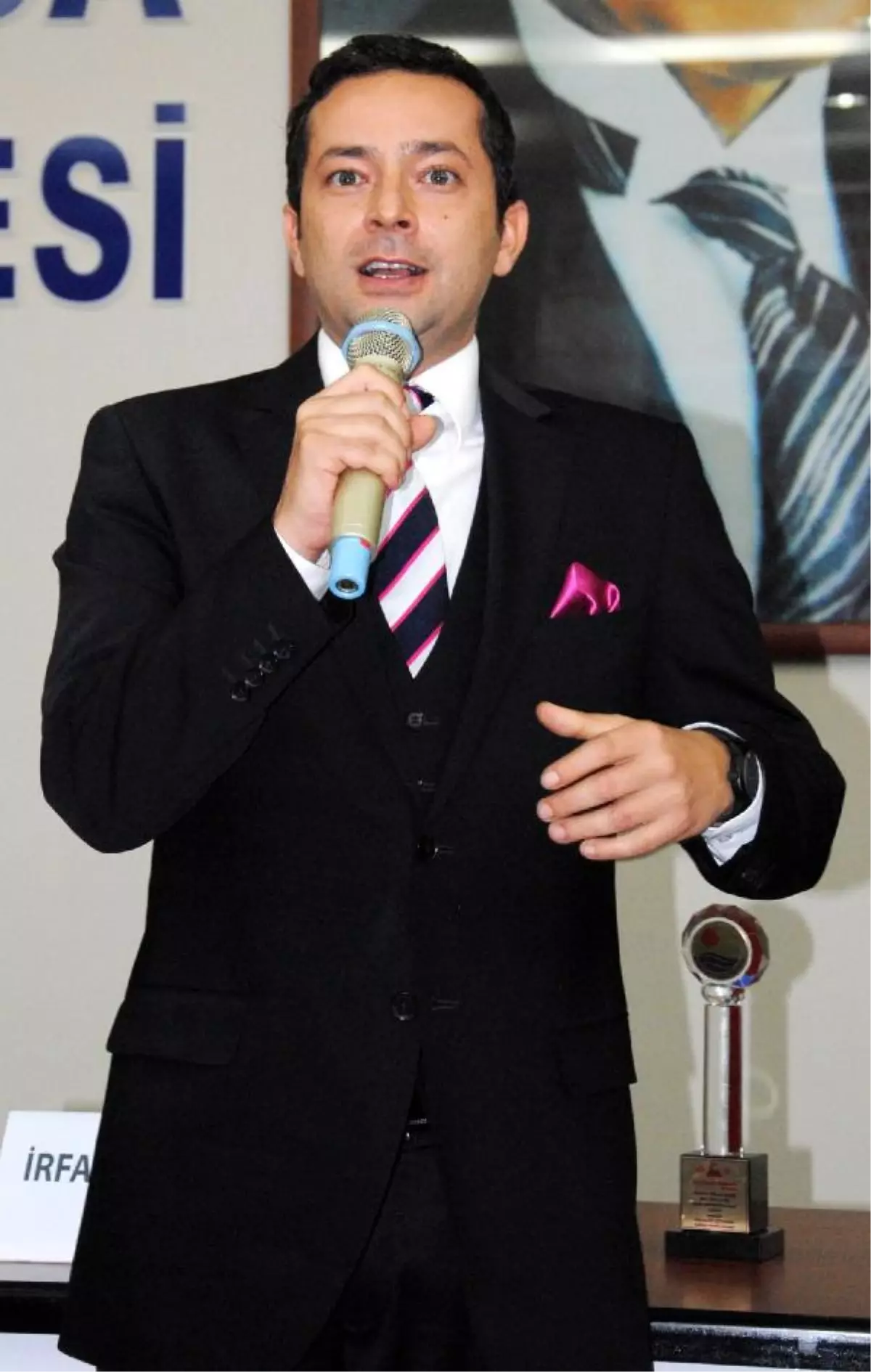 İrfan Değirmenci'ye 'Yılın Sunucusu' Ödülü