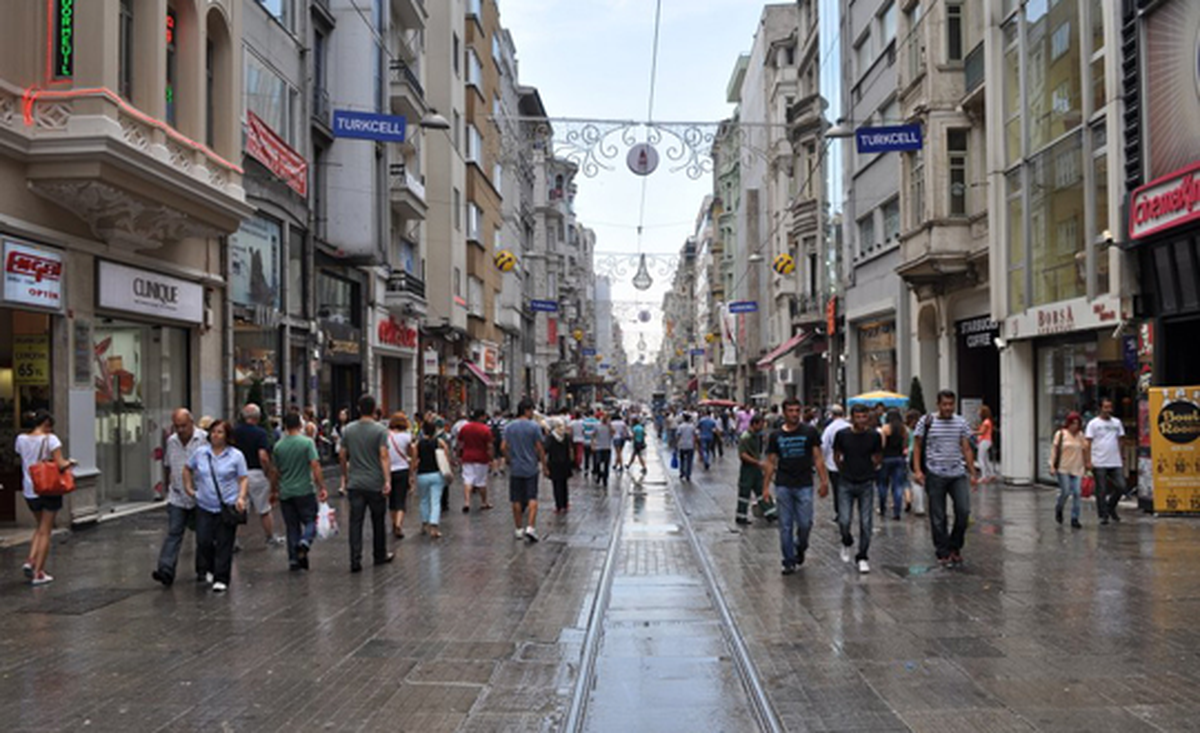 İstiklal Caddesinde Doğalgaz Paniği