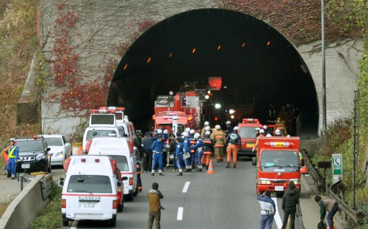 Japonya\'da Tünel Çöktü, En Az 7 Kişi Mahsur Kaldı