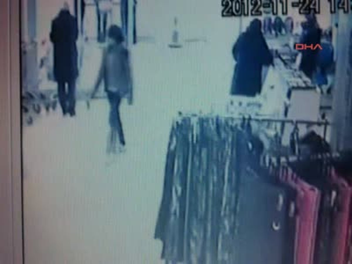 Jet Hırsızlar Güvenlik Kamerasında *ümraniye\'de Çeşitli Mağazalardan Yankesicilik Yapan 5 Kadın...