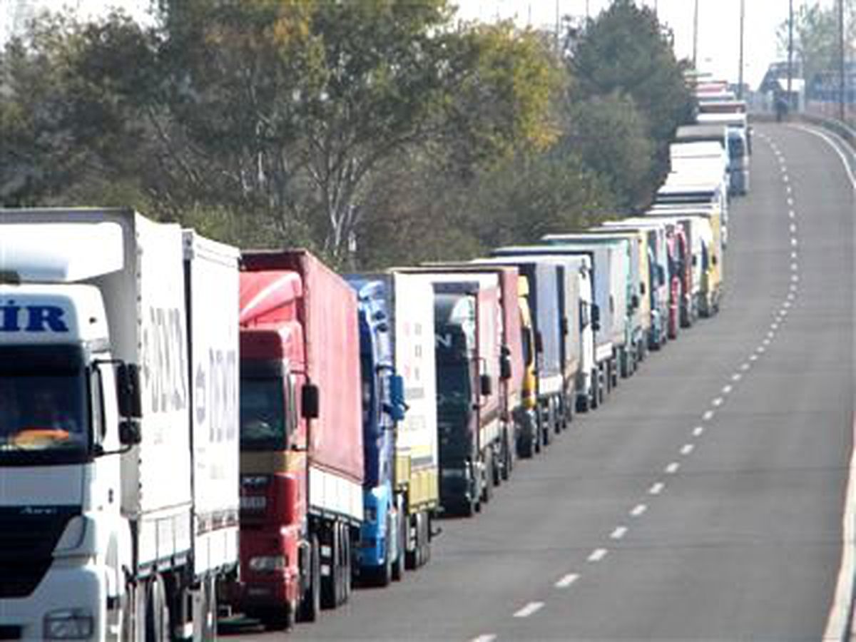 Kapıkule\'de 11 Kilometre Tır Kuyruğu Oluştu