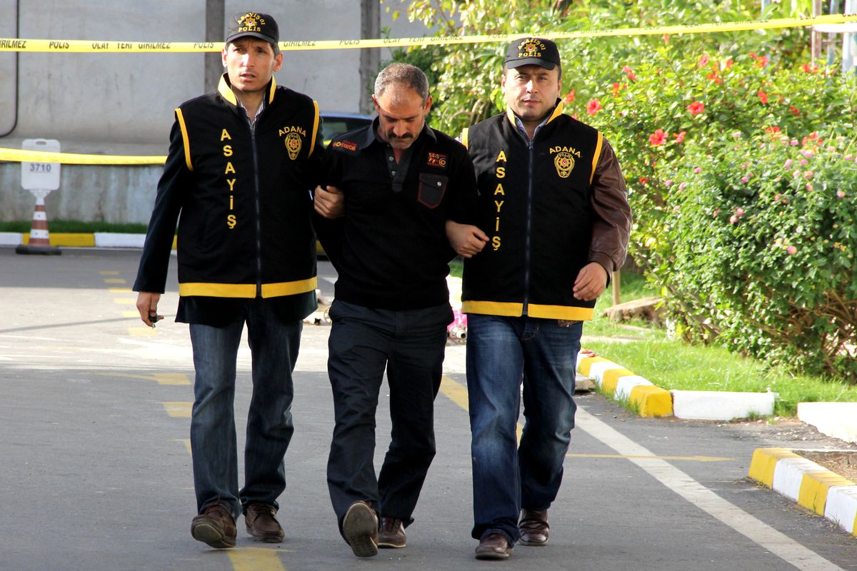 \'Kasacı Ömer\' Soydu, Karısı Bozdurdu