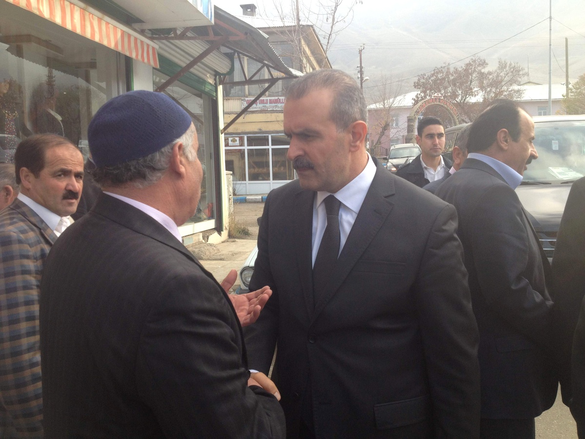Kayatürk Gevaş\'ta Esnaf ve Vatandaşı Ziyaret Etti