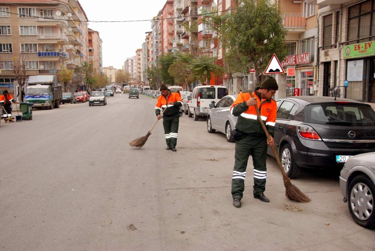 Kurtuluş Mahallesi Caddeleri Temizlendi