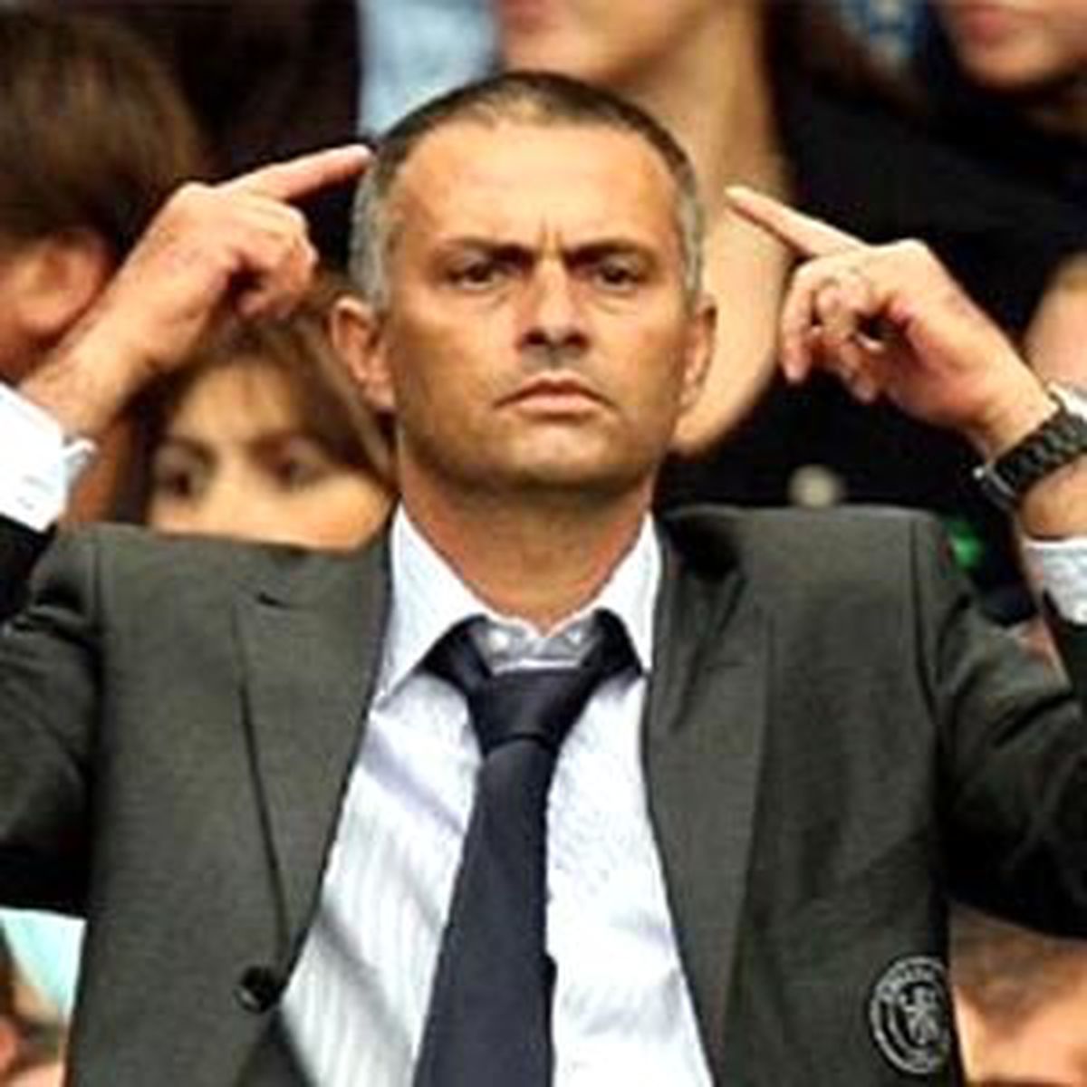 Mourınho Bernabeu\'da Taraftarlarla Yüzleşti