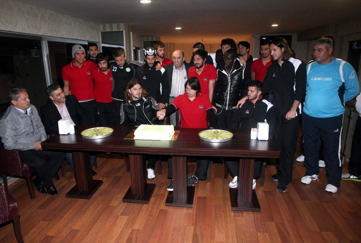 Şanlıurfaspor\'a Çaykur Rizespor Maçı Öncesi Baklava Dopingi