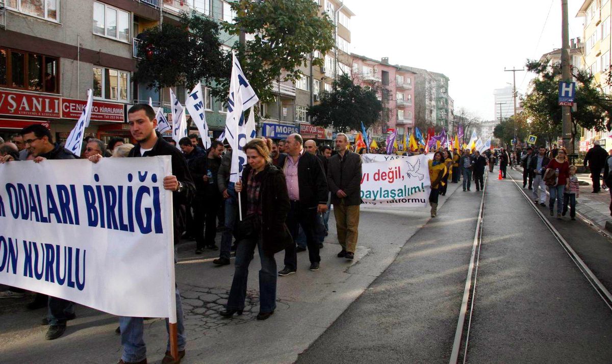 Savaşa ve Zamlara Tepki İçin Yürüdüler