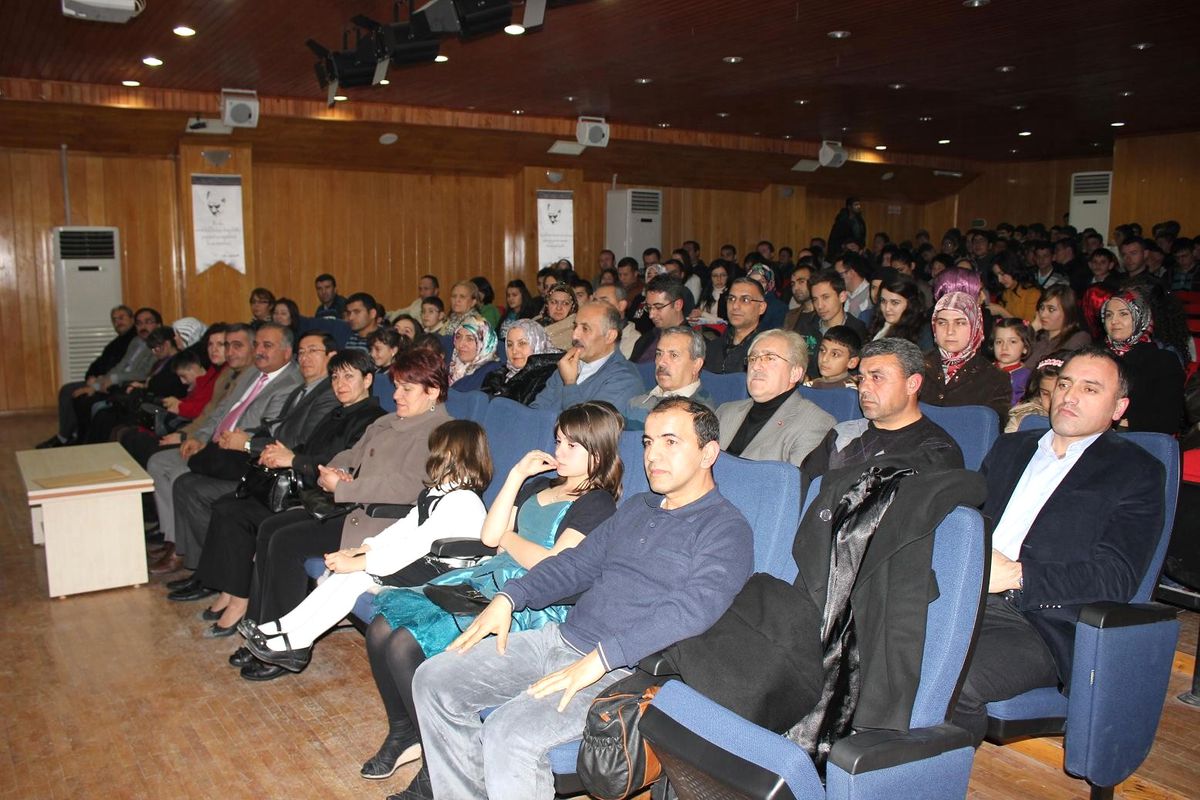 Sungurlu\'da \'Paydos\' Adlı Tiyatro Gösterisi Sahnelendi