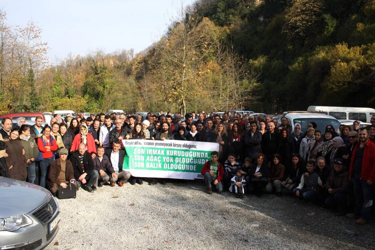 Taş Ocağına Halaylı Protesto