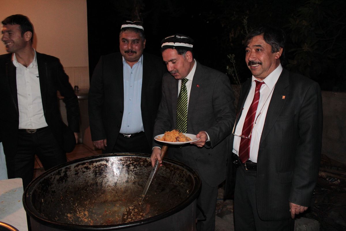 Türkistan Pilav Günü