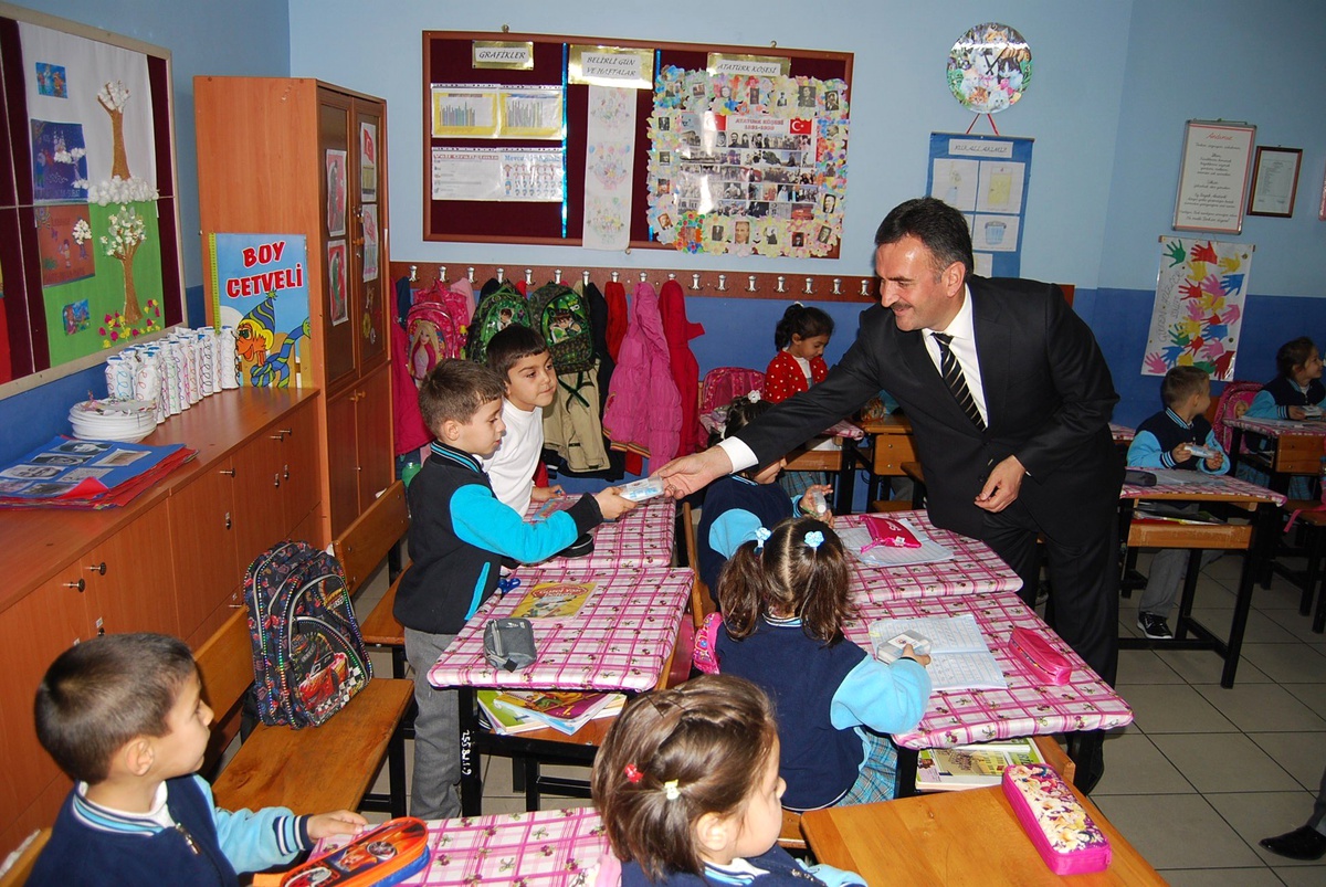 Ağız ve Diş Sağlığı Haftasına Diş Macunlu ve Diş Fırçalı Kutlama