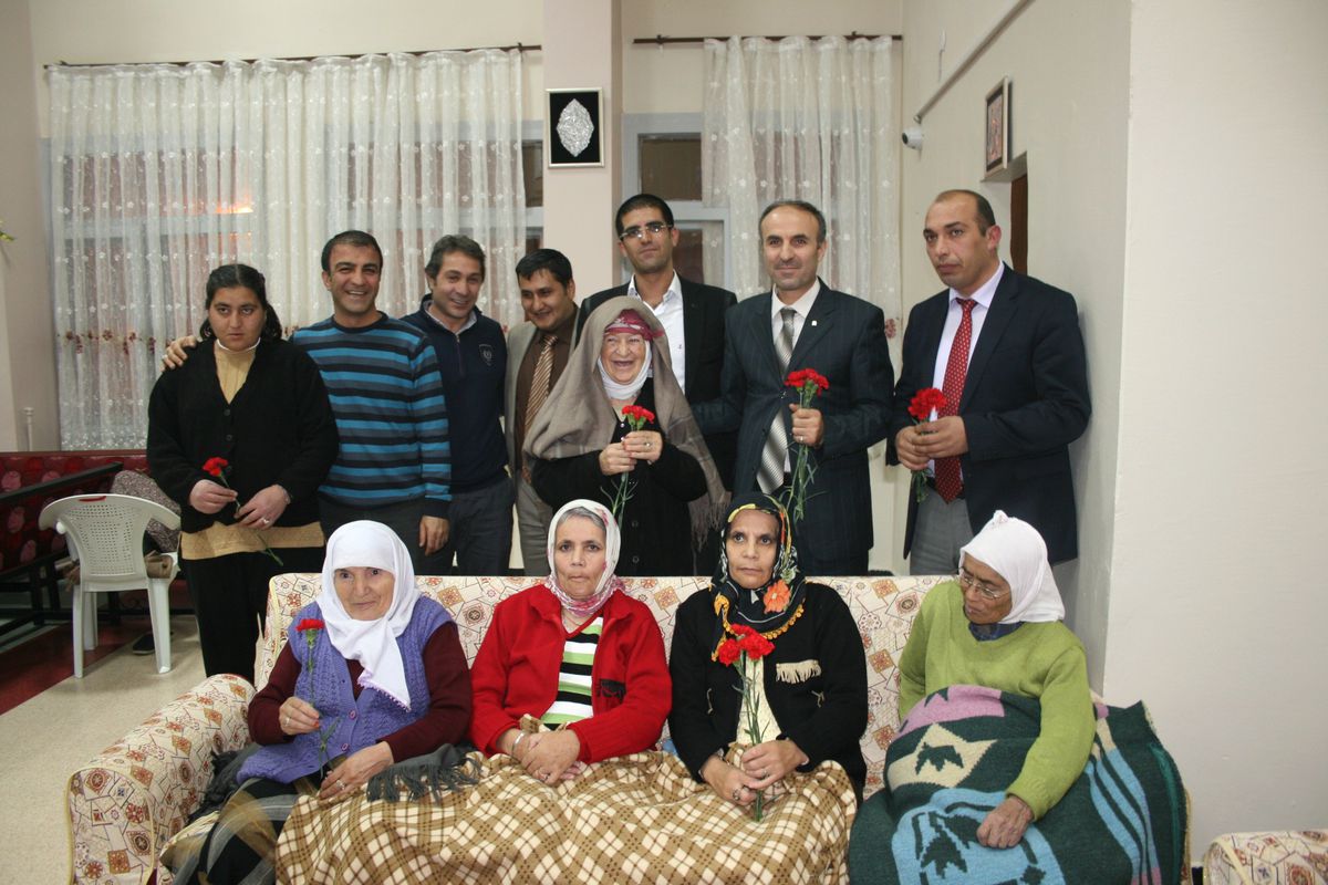 Aile ve Sosyal Politikalar İl Müdürü Aydın, Pasinler\'de Engelli Vatandaşları Ziyaret Etti
