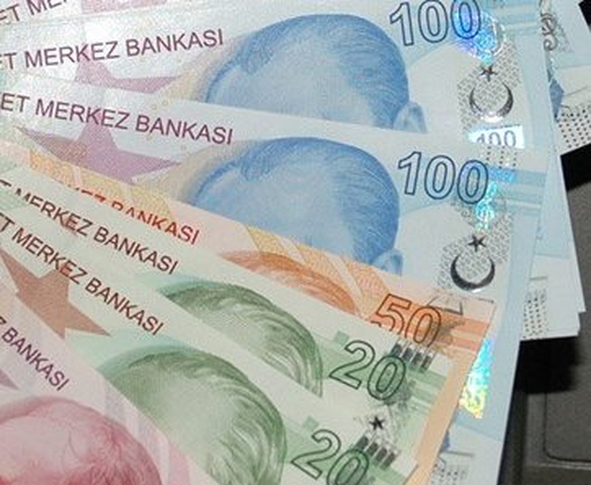 Alışveriş Bahanesiyle Marketçiyi Oyalayıp 200 TL Çalarak Kayıplara Karıştı