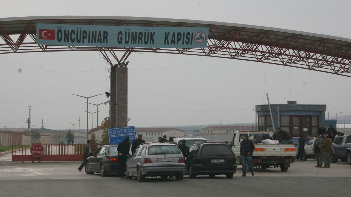 Avrupalı Müslümanlar, Suriye\'ye Yardım Götürdü