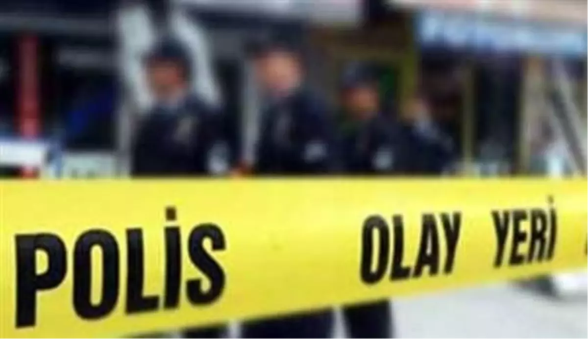 Bağcılar\'da Cinnet Geçiren Genç Dehşet Saçtı: 3 Ölü, 2 Yaralı