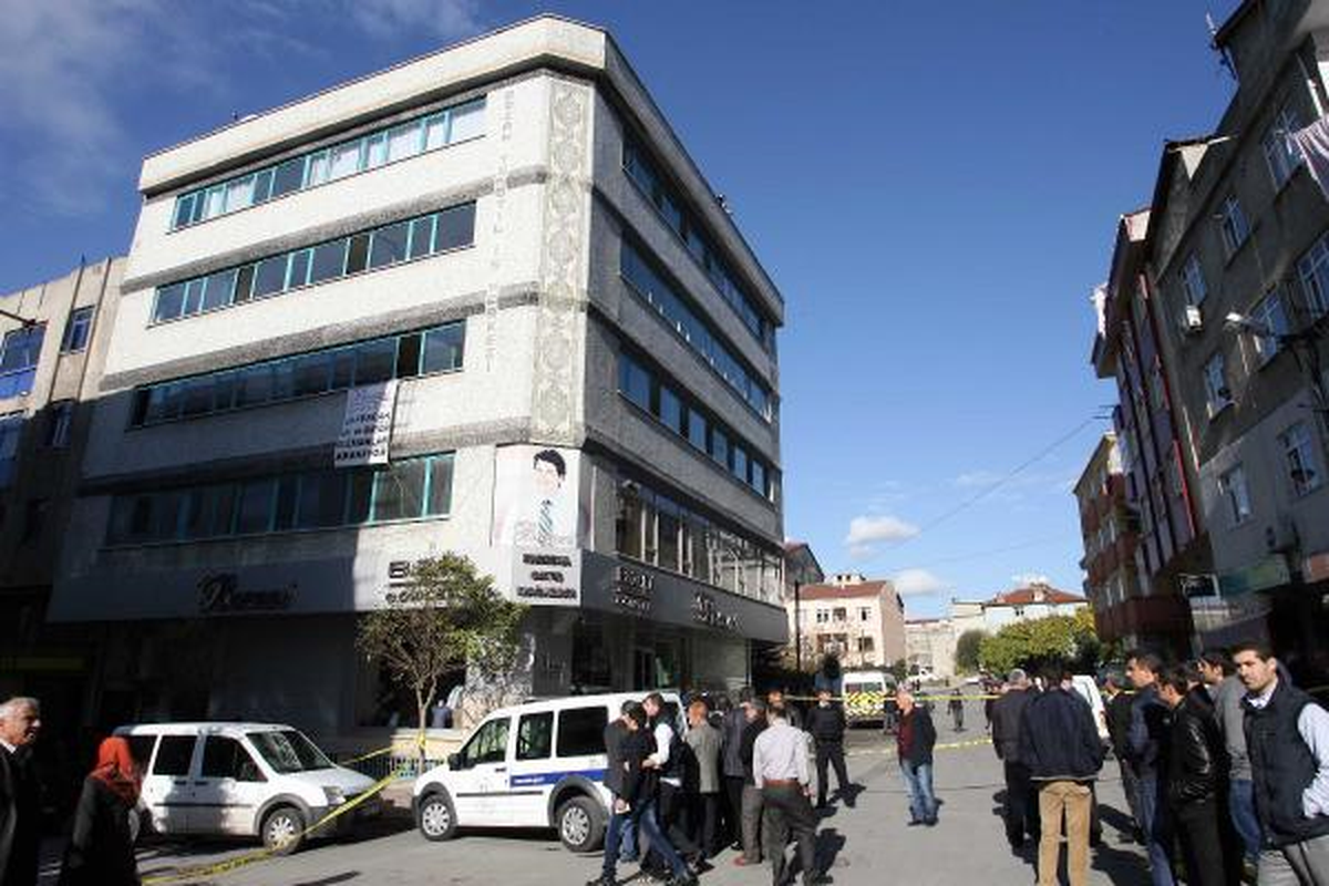 Bağcılar\'da Kardeş Dehşeti: 3 Ölü, 2 Yaralı Yaralı (3)