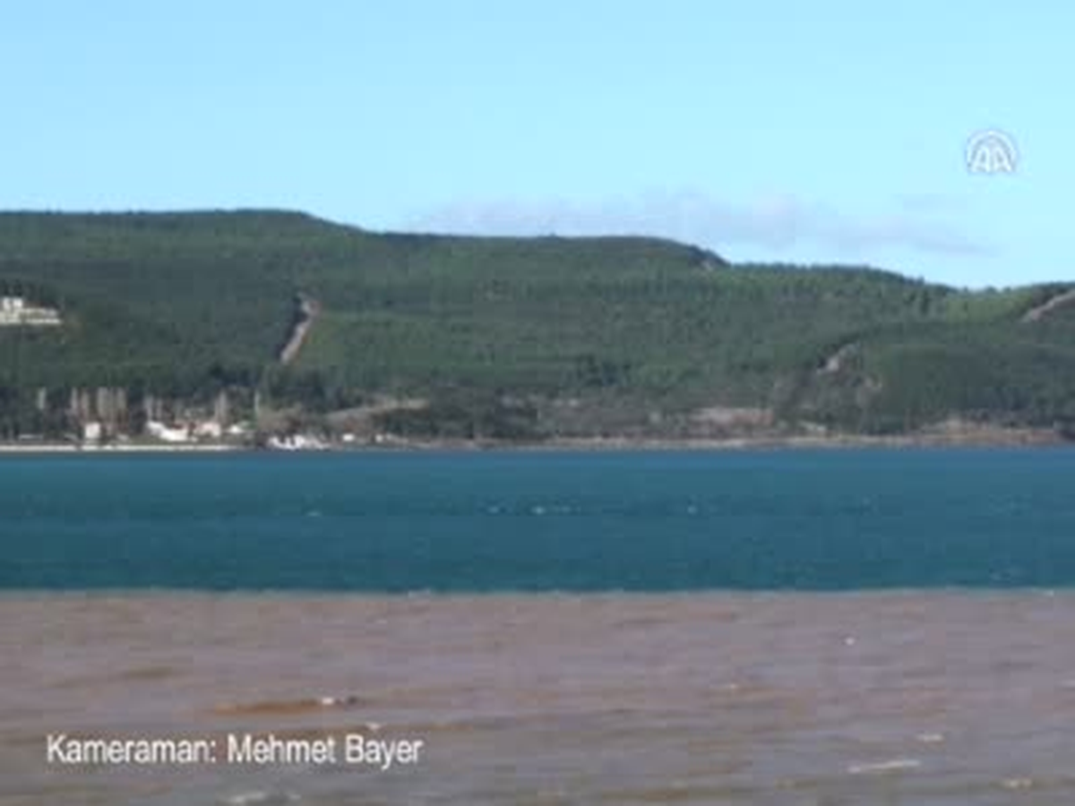 Boğaz Çamur Rengini Aldı