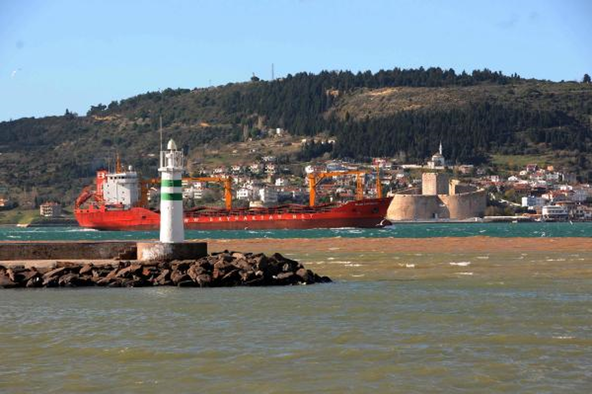 Boğazı Çamur Kapladı