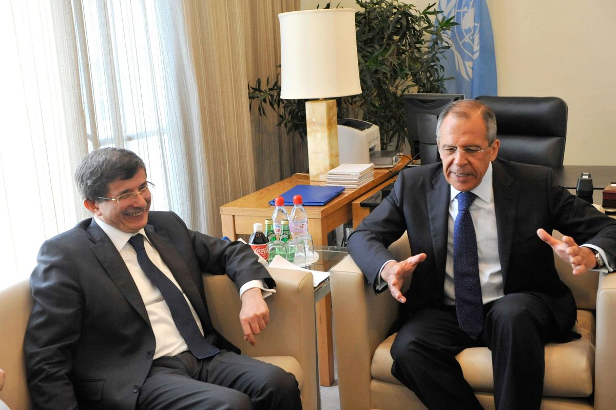 Davutoğlu-Lavrov Görüşmesi Başladı