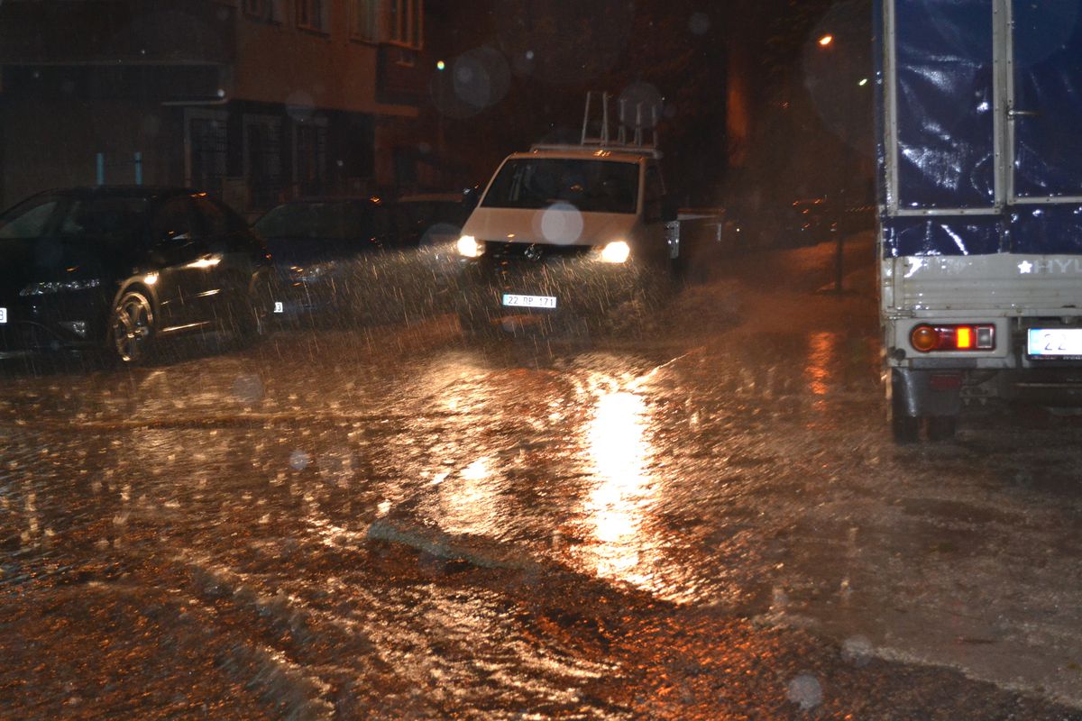 Keşan\'da Sağanak Yağış