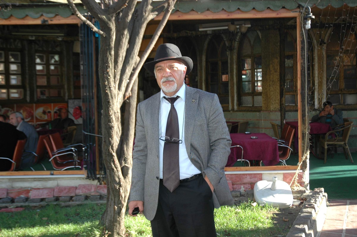 Manisa Emekliler Parkı\'ndaki Cem Kafe Boşaltılıyor