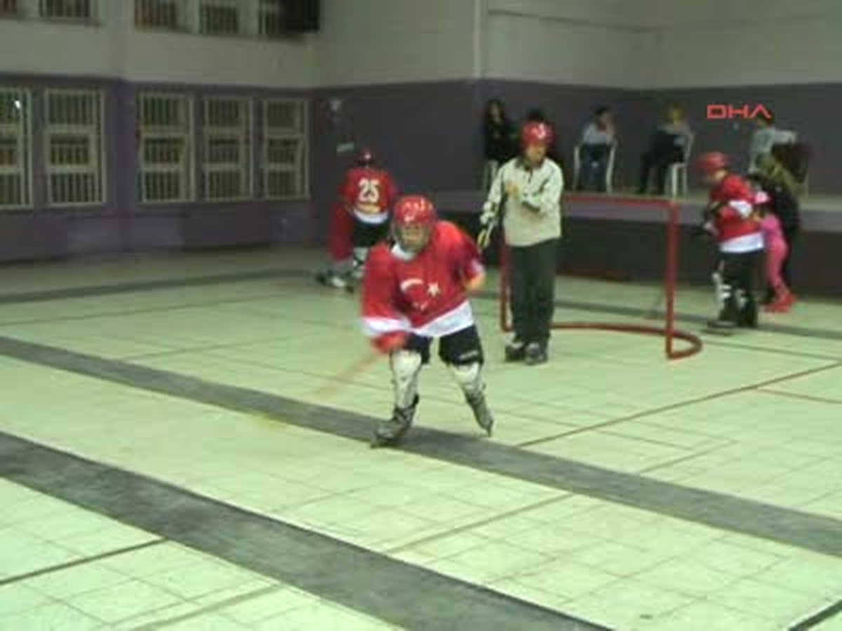 Manisa\'nın Buz Hokeyi Takımı