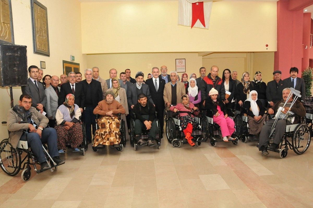 Osmaniye Belediyesi Tekerlekli Sandalye Dağıttı