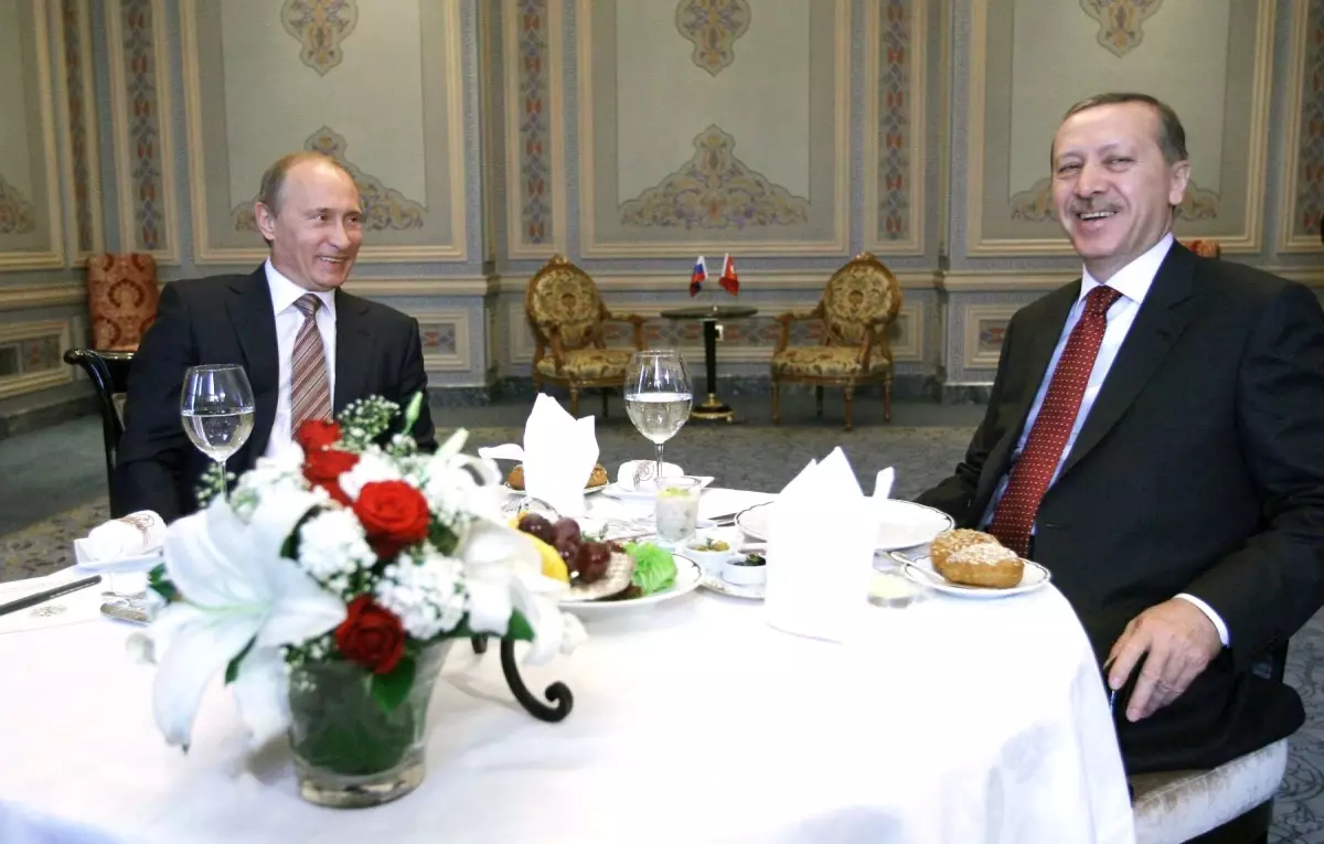 "Putin ve Erdoğan Boy Ölçüşüyor"