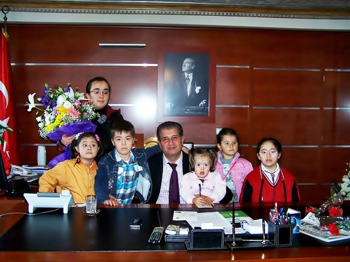 Rehabilitasyon Okulu Öğrencilerinden Kaymakam Doğan\'a Ziyaret