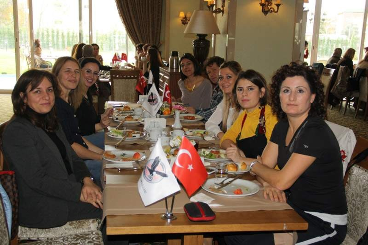 Şahinli Veliler Elmas Otel\'de Buluştu