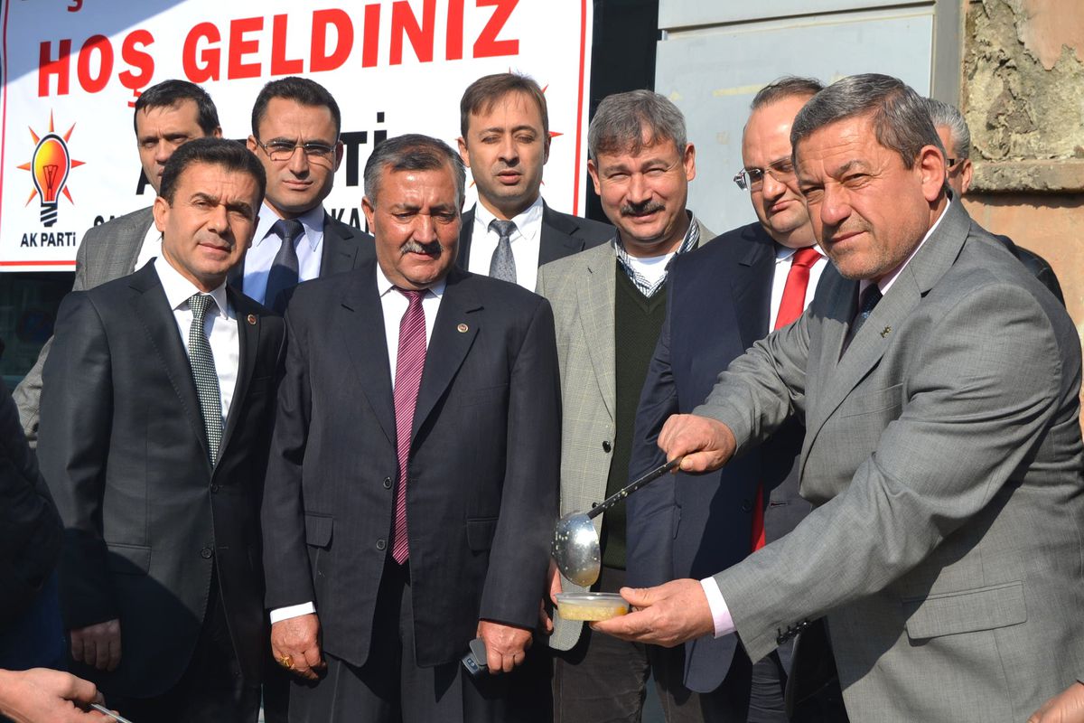 Saruhanlı AK Parti Teşkilatı, Aşure Dağıttı