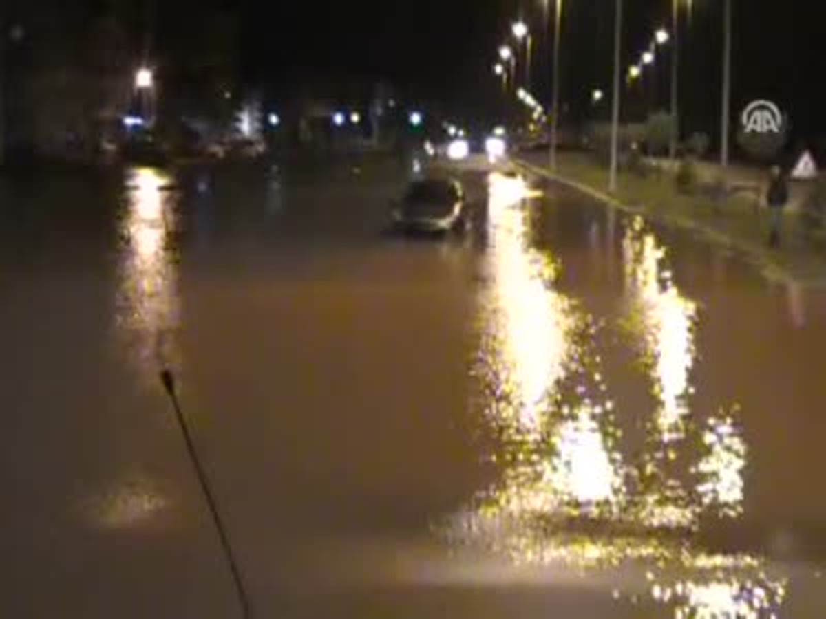 Sel Burhaniye\'de Can Aldı