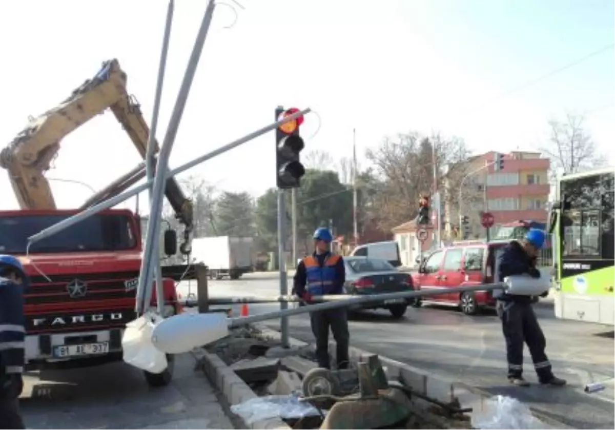"Sürekli Aydınlığın Yenilenen Adı"