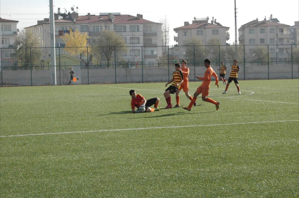 Yavru Aslan Gençlikspor, Yolspor\'u Mağlup Etti