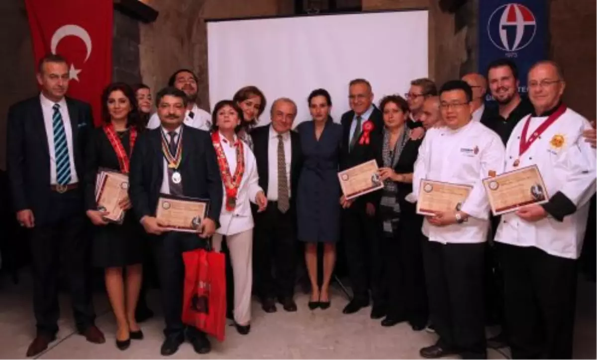 Ünlü Şefler Gala Gecesi İçin Hünerlerin Sergiledi