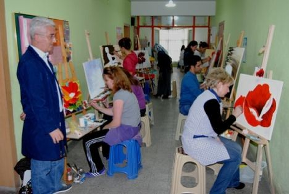 Yaşama Sevinçlerini Tuvale Döküyorlar
