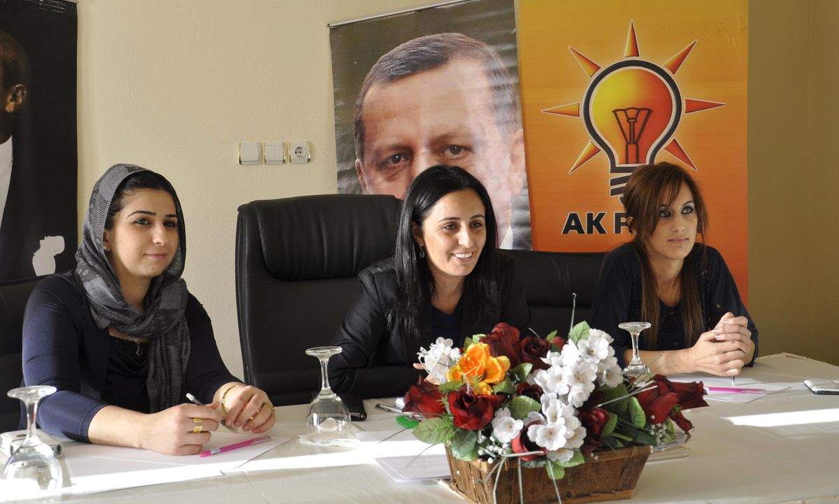 AK Parti\'li Atan\'dan \'Kadına Seçme ve Seçilme Hakkı\' Açıklaması