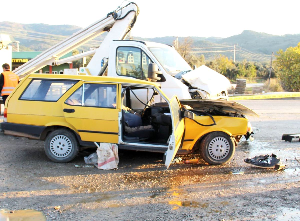 Balıkesir\'de Kaza: 1 Ölü, 2 Yaralı