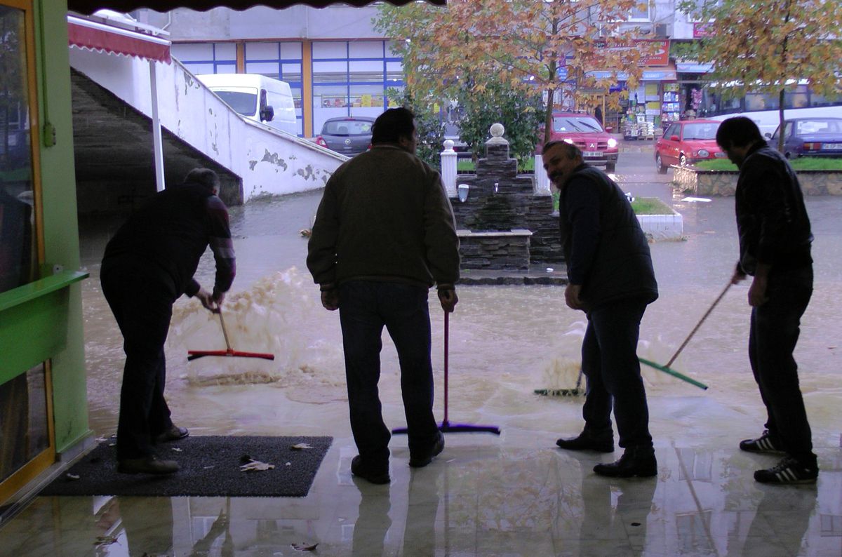 Batı Karadeniz\'deki Şiddetli Fırtına