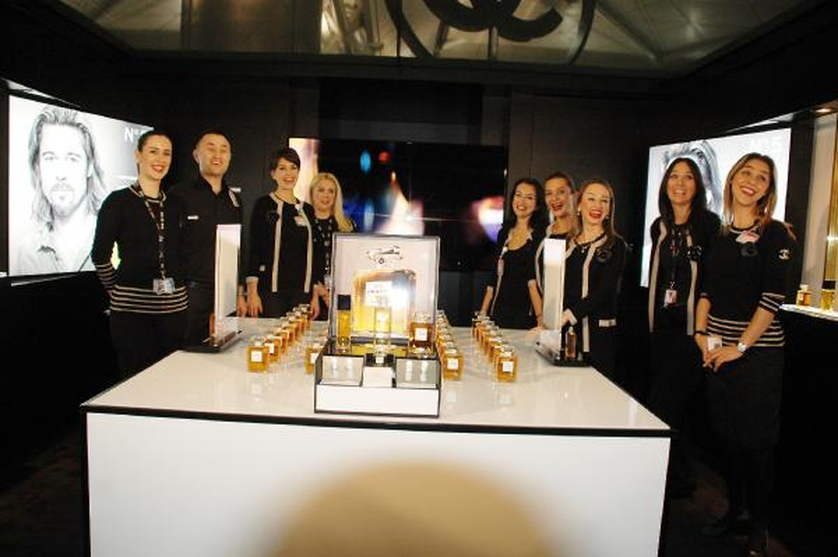 Chanel\'in Ünlü Parfümü İlk Kez Atü Mağazalarında Tanıtıldı
