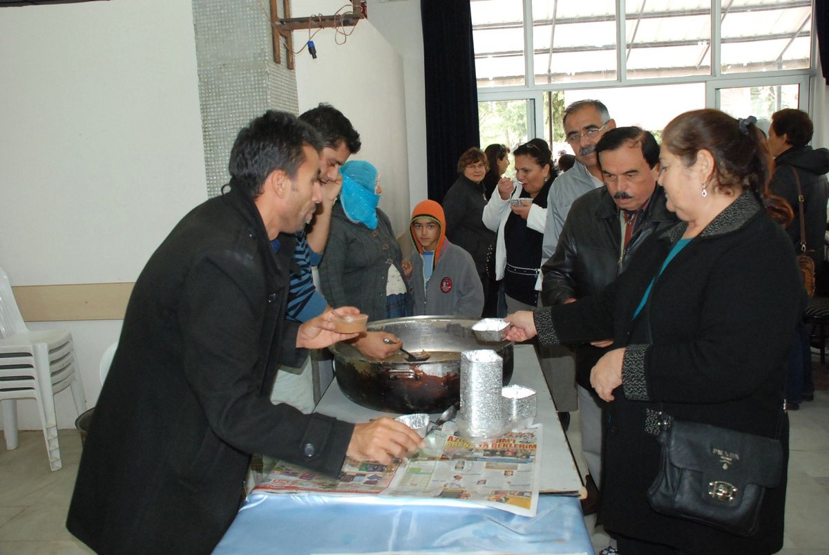 CHP Didim İlçe Teşkilatından Geleneksel Aşure Etkinliği