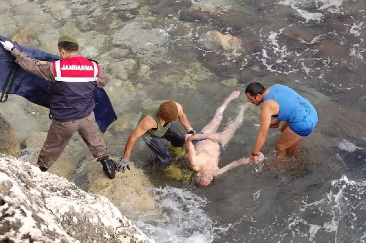 Denizde Erkek Cesedi Bulundu