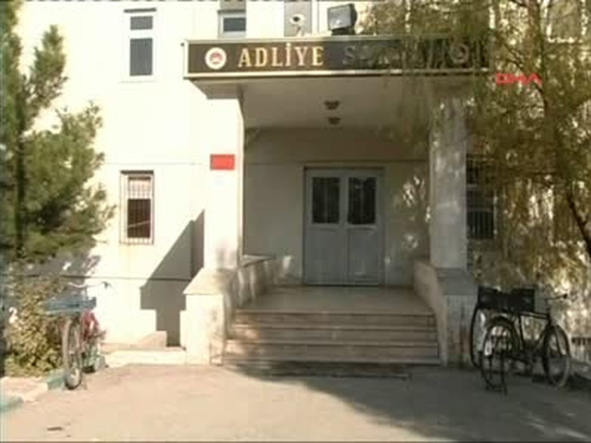 Çocukları İçin Kürtçeden Vazgeçti