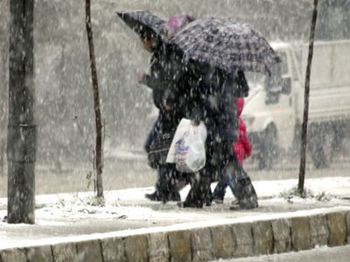 Edirne\'de Kar Yağışı Devam Ediyor