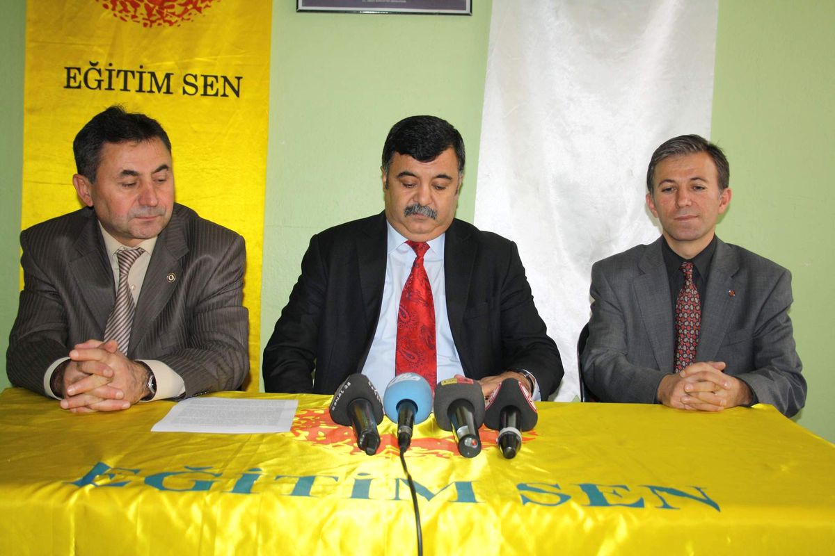 Eğitim-Sen Üyeleri Okullara Eşofman Giyerek Gidecek