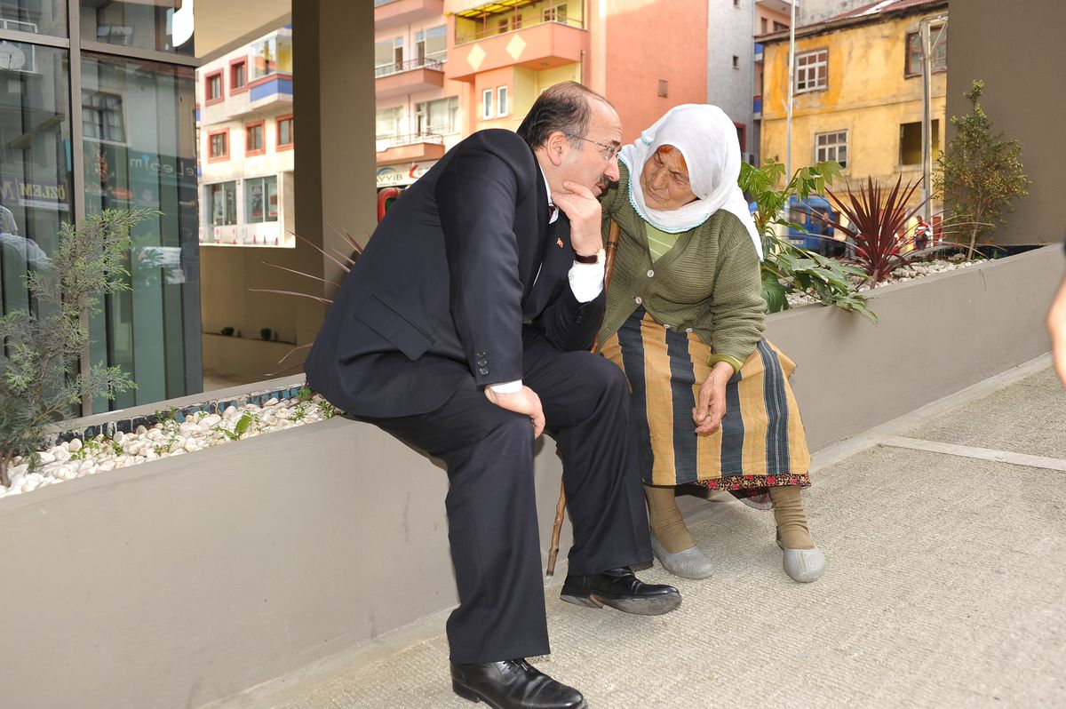Gümrükçüoğlu İlk Üçte