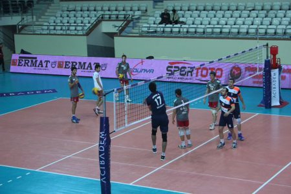 İnegöl Belediyespor Set Vermedi