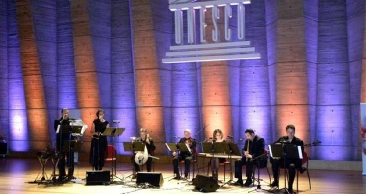 Itri\'nin Eserleri Paris\'te Seslendirildi