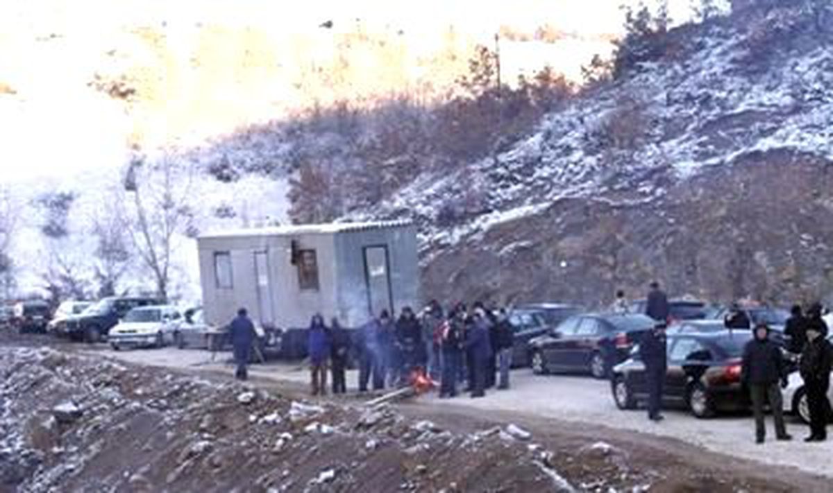 Kosova ile Sırbistan Arasındaki Sınır Geçidi Yarinye\'de Gerginlik